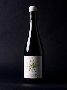 Magasin Invino à Devecey, photo-produit d'une bouteille de vin.