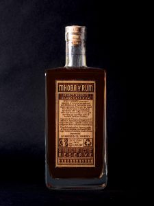 Magasin Invino à Devecey, photo-produit d'une bouteille de rhum.